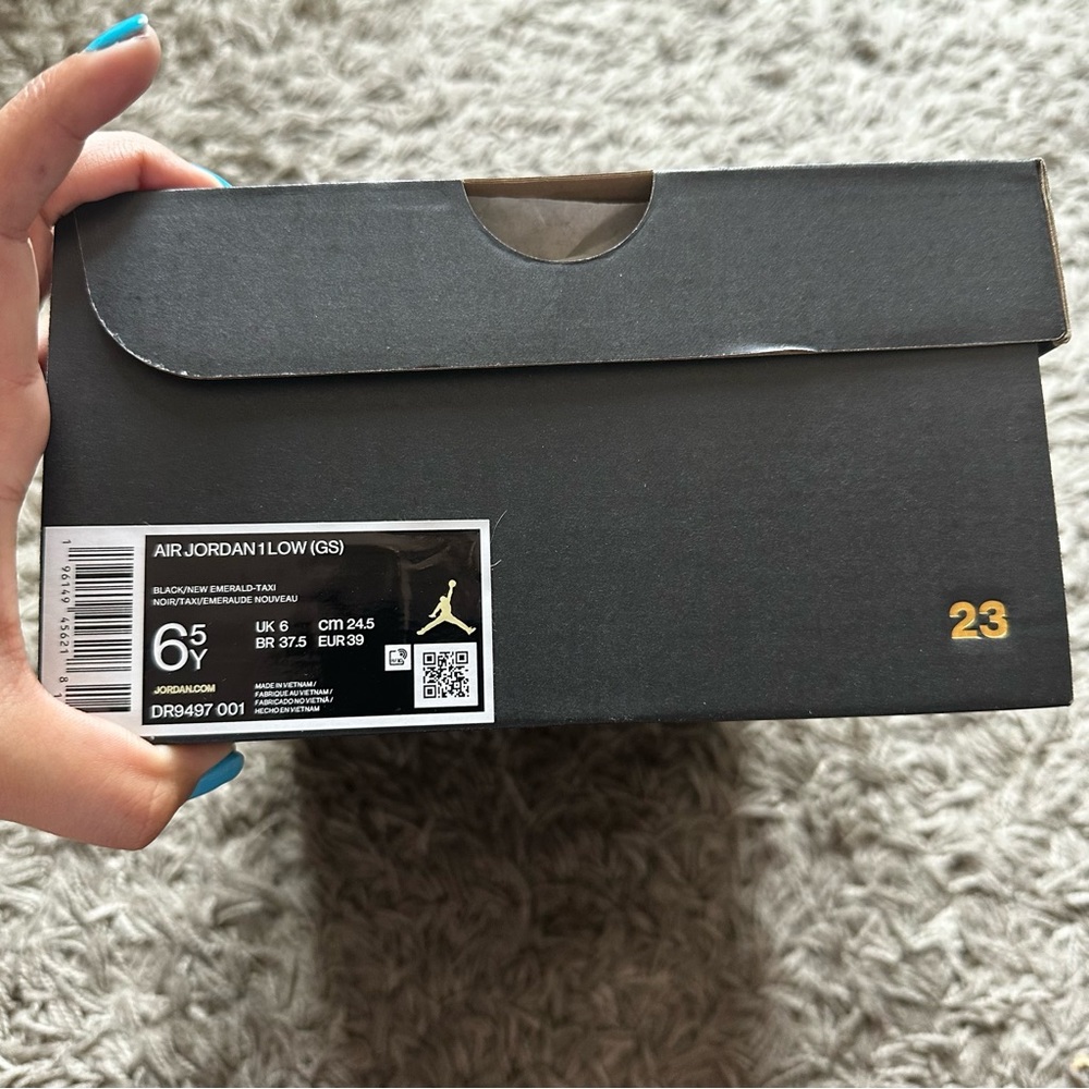 Nike | Jordan 1 sneakers size 6.5Y/8 women - Picture 10 of 11